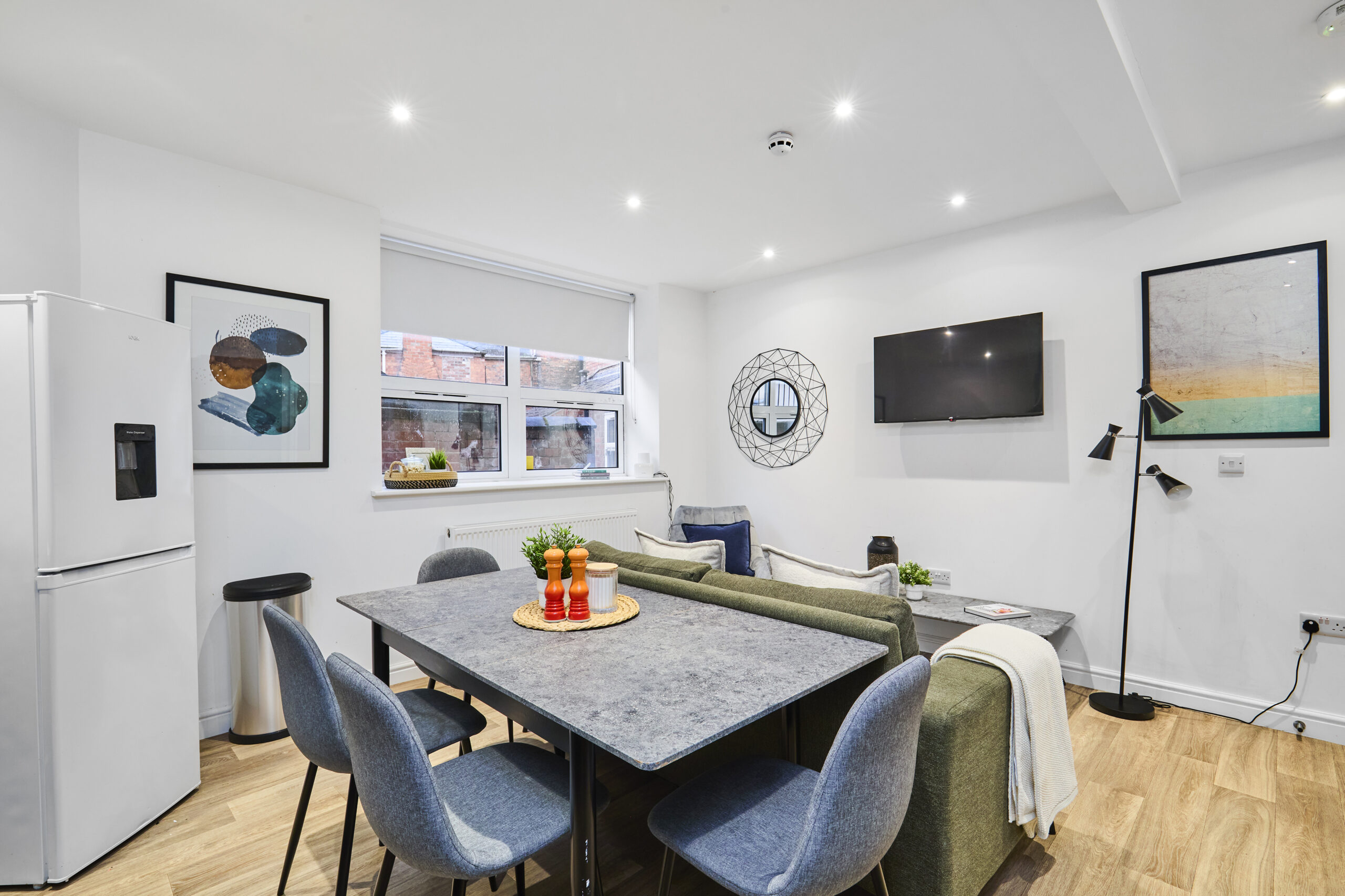 Bank Street, Flat 1
