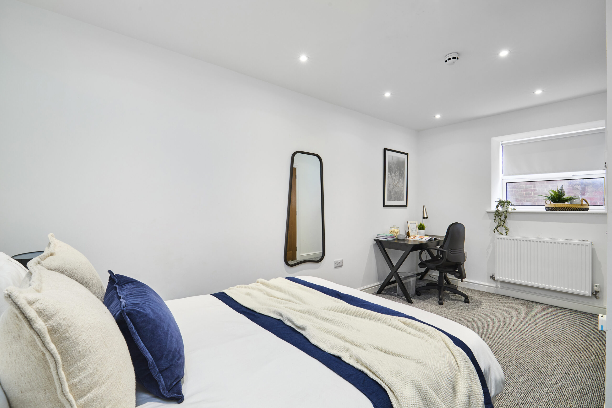 Bank Street, Flat 1