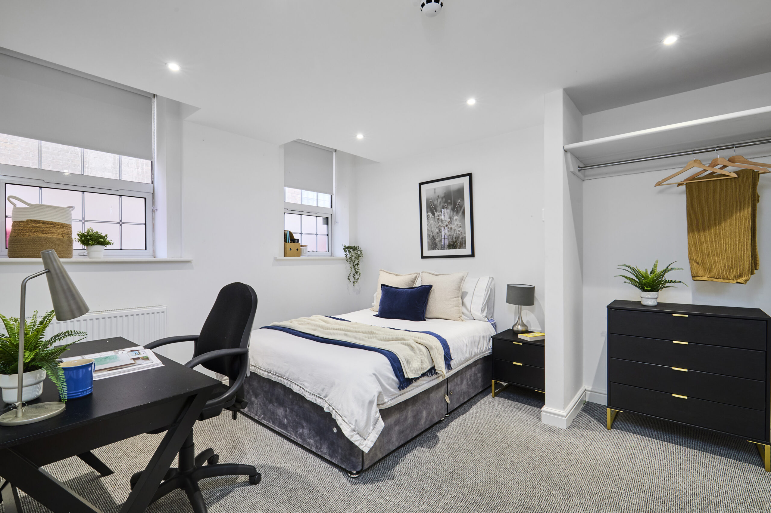 Bank Street, Flat 1