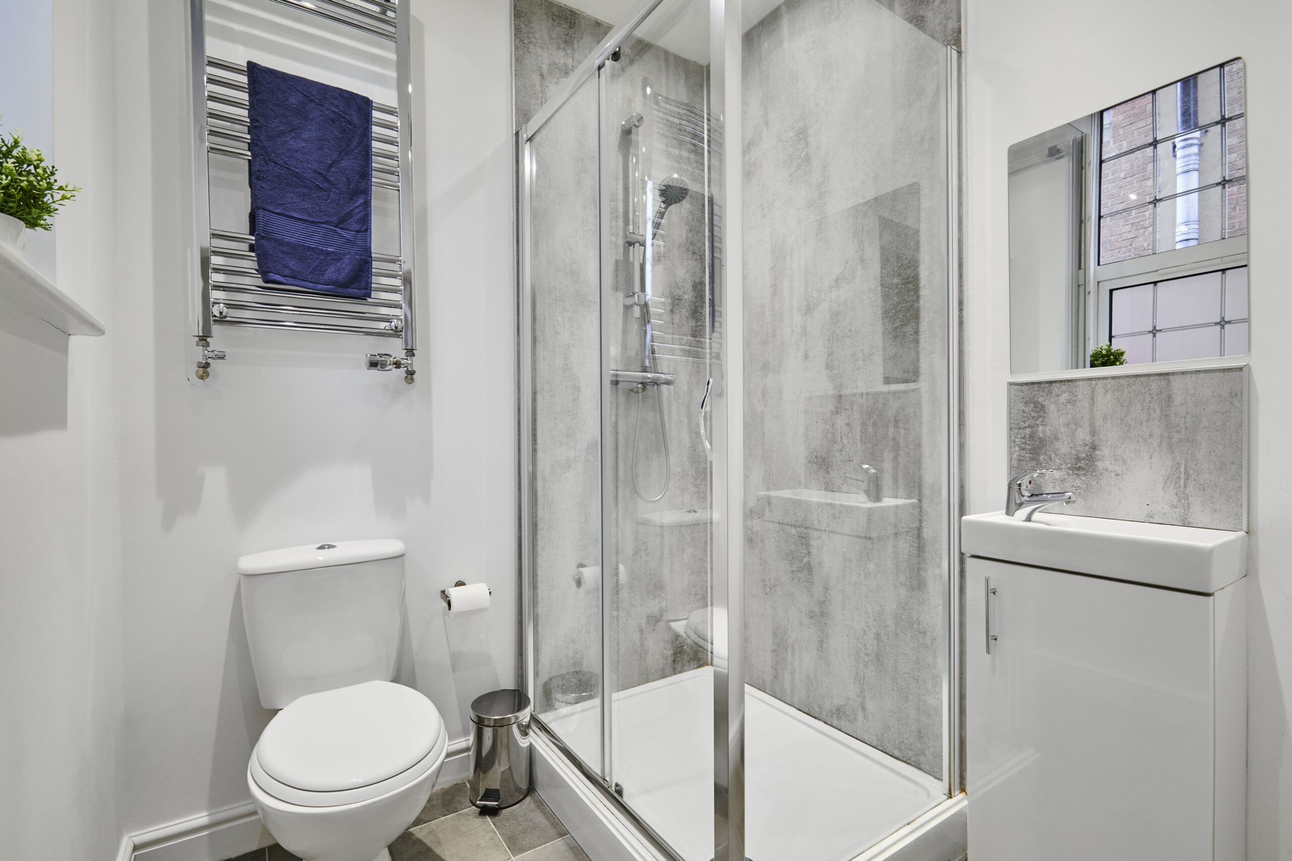 Bank Street, Flat 1