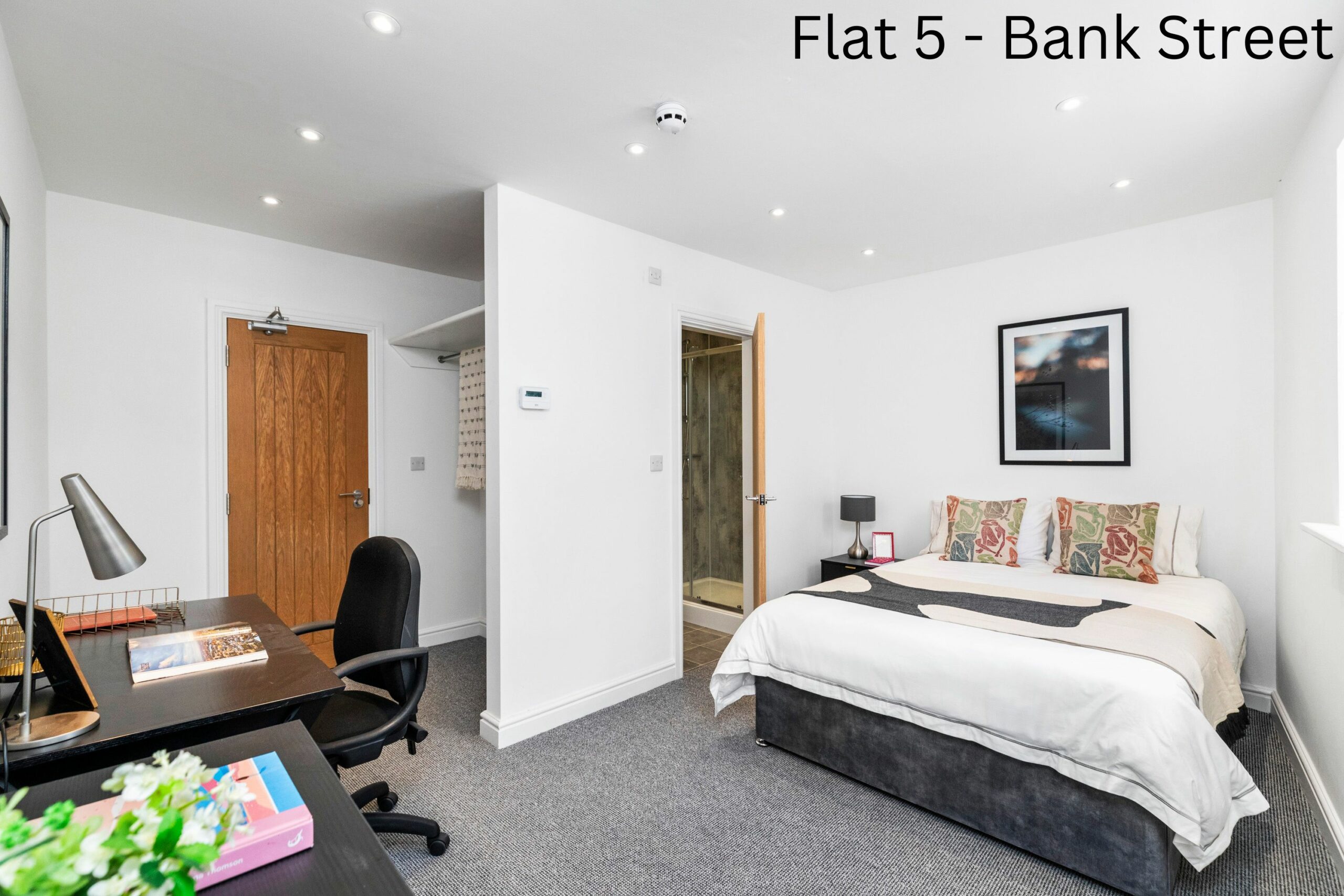 Bank Street, Flat 1